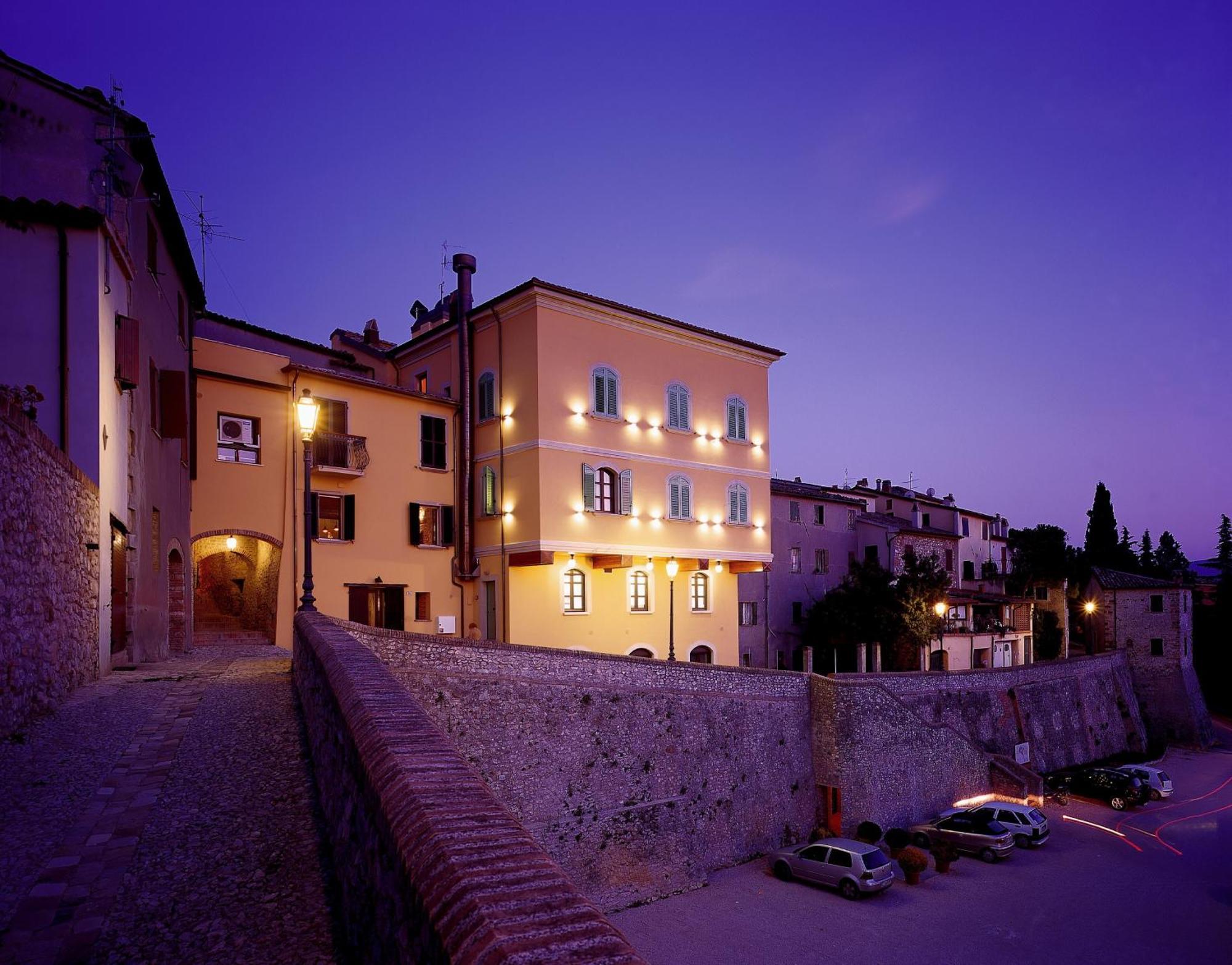 Oste Del Castello Wellness & Bike Hotel Verucchio Kültér fotó